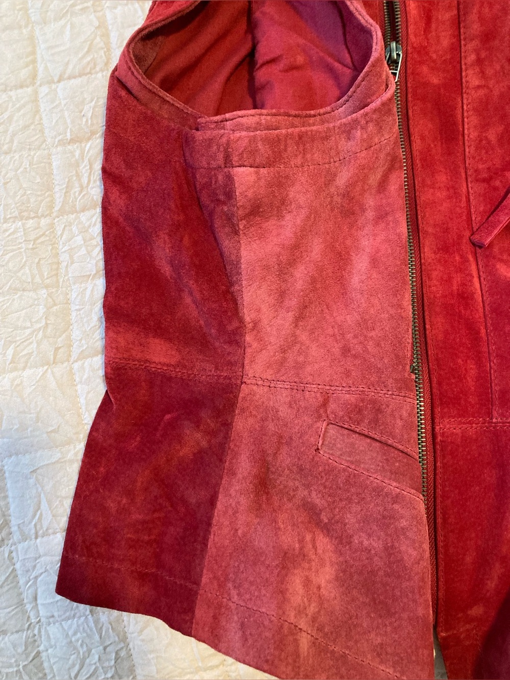 Red Suede Zip-Front Women's Vest - Picture 6 of 10